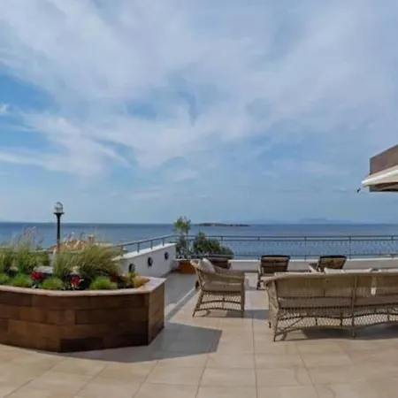 Iconic Riviera Penthouse Apartment Athens