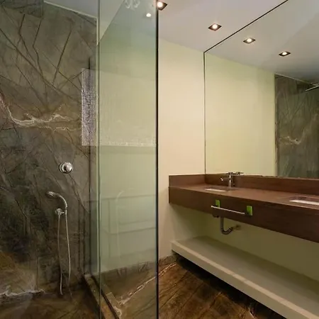 Iconic Riviera Penthouse Apartment *