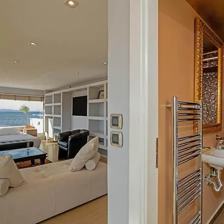 Iconic Riviera Penthouse Apartment *